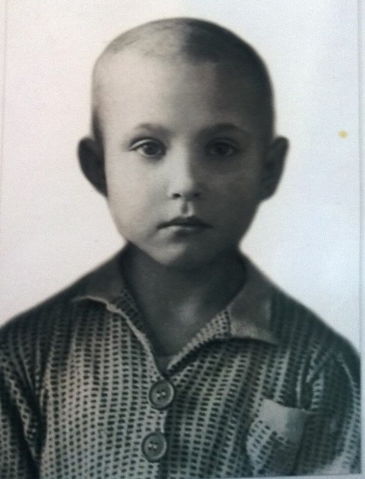 Лидия в детстве.