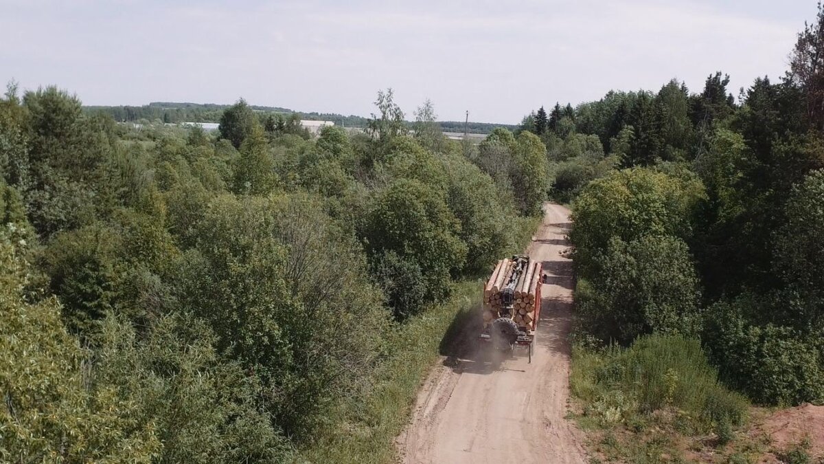 Фотография лесовоза