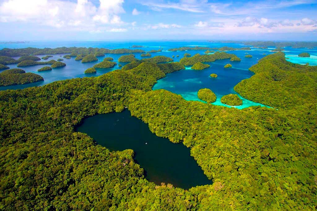 Сейчас от океана озеро отделяет полоска суши в 200 м.