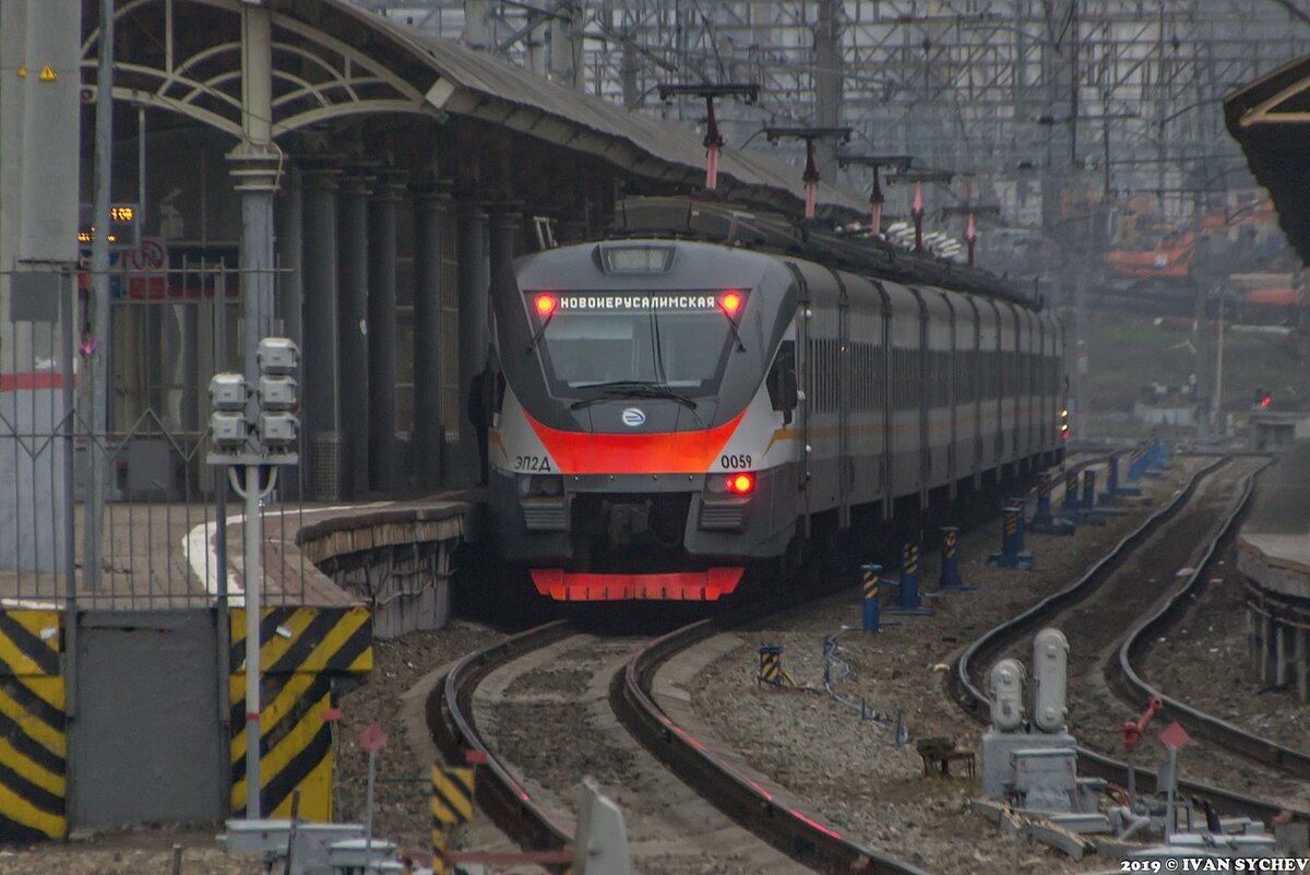 Москва курская железнодорожный. Курский вокзал Москва перрон. Перрон Курский вокзал Курск. Курский вокзал 2022 Курск. Станции электричек Курская Железнодорожный.