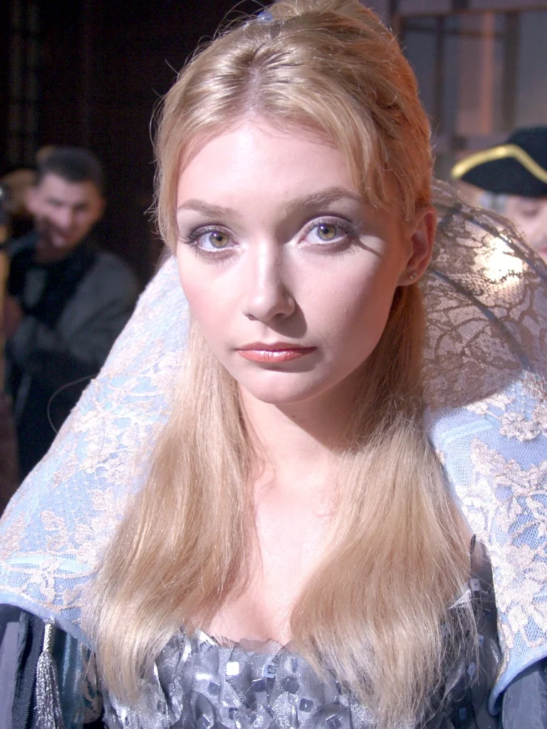 Юлия в фильме «Золушка»