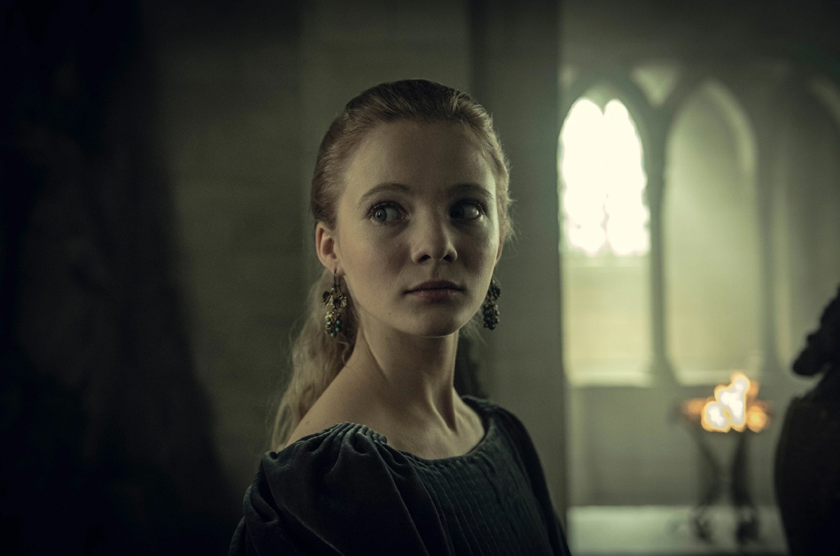 Фрейя Аллан в роли Цири в сериале "Ведьмак" 