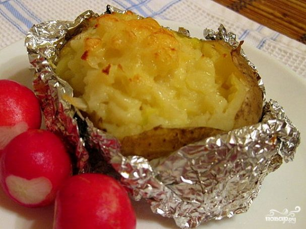 Картошка по-селянски с салом в духовке