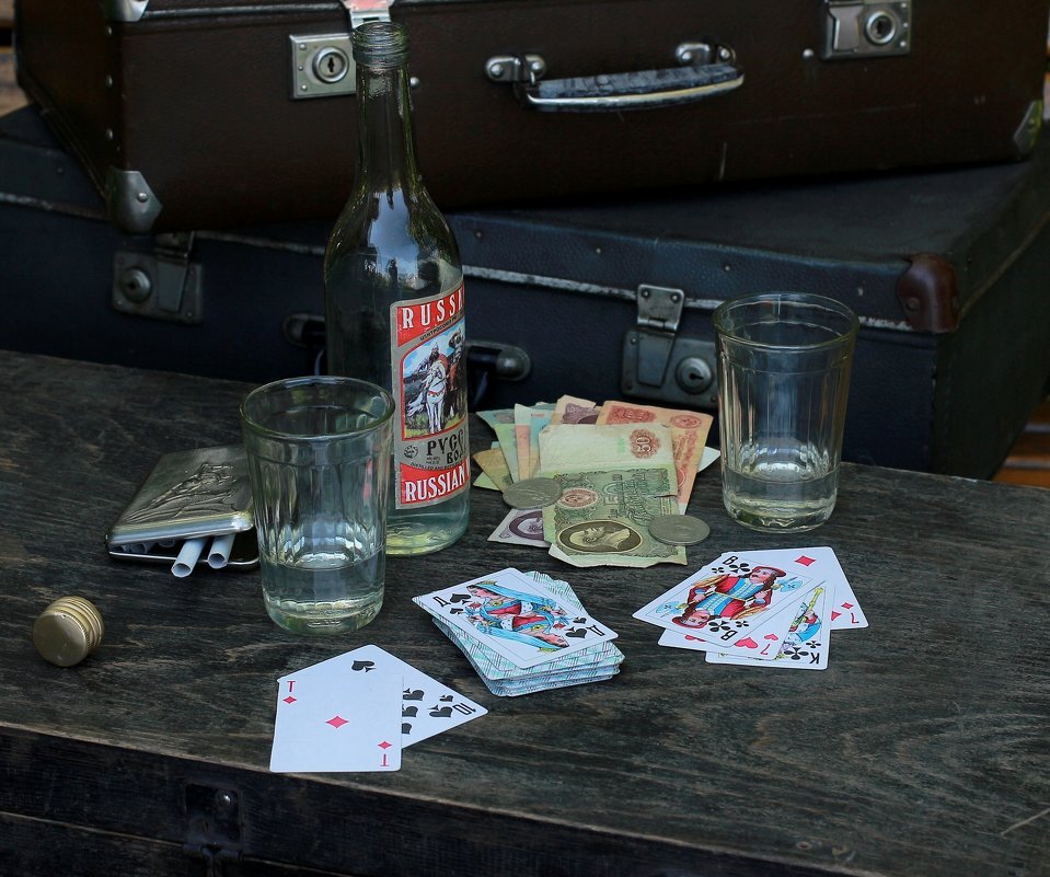 Атрибуты русского мужика по мнению автора публикации и  редакции газеты. Фото из открытых источников интернета.