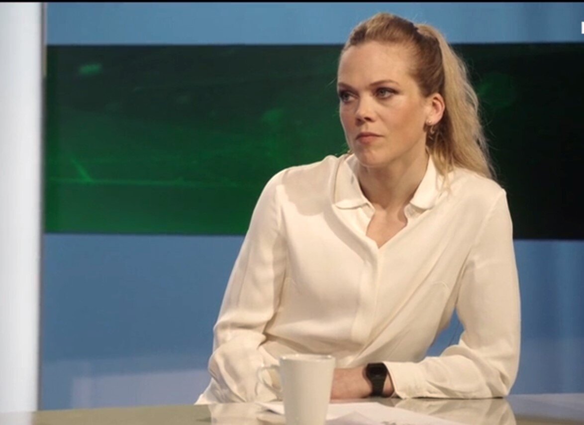  Скриншот сериала  "На своём поле" (2018-2019) Норвегия 1 сезона, 18 серий       