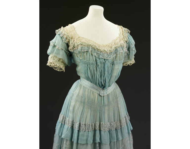 Деталь вечернего платья от Люсиль, 1905. (с) Из коллекции музея Виктории и Альберта (Лондон)