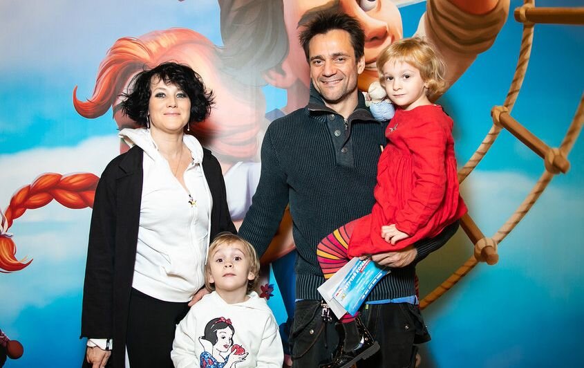Дмитрий миллер и жена и дети фото