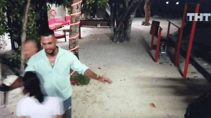 Никита Рудаков приревновал Алину Галимову к Сергею Захарьяшу. gif автора