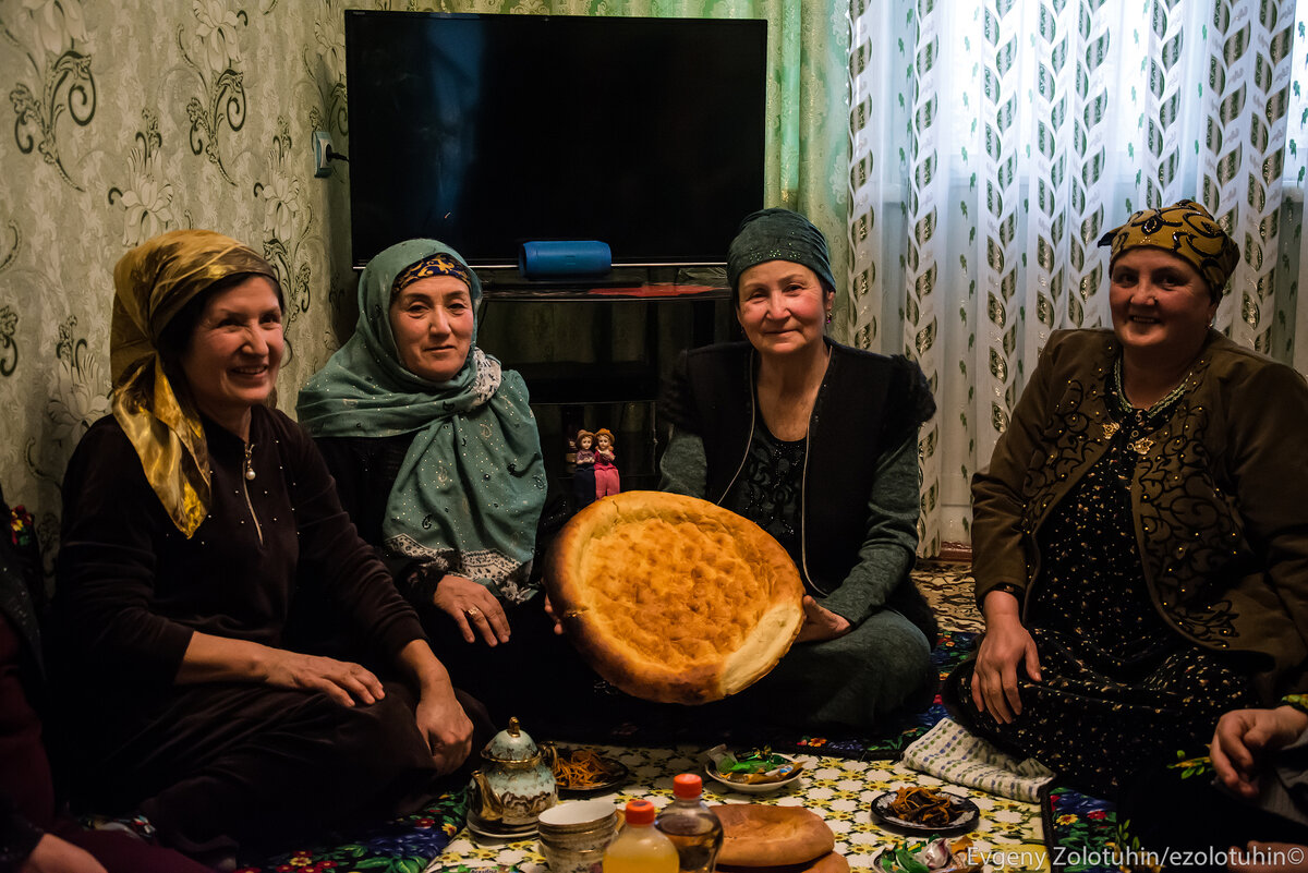 Сколько таджики живут в узбекистане