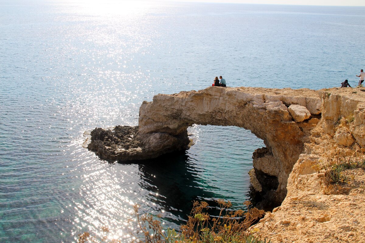 Знаменитый мост влюблённых в окрестностях Айя-Напы. Ноябрь-2019. Фото из личного архива.