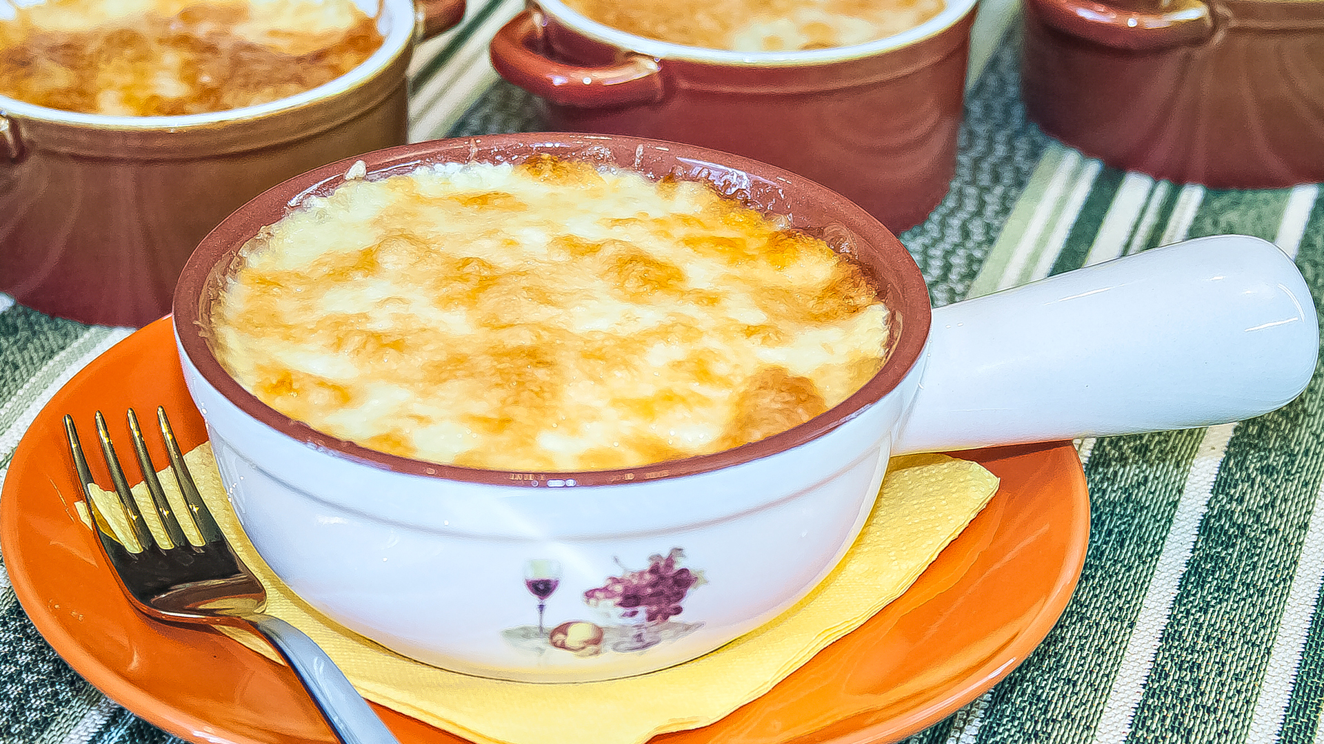 Жульен с шампиньонами и курицей в духовке