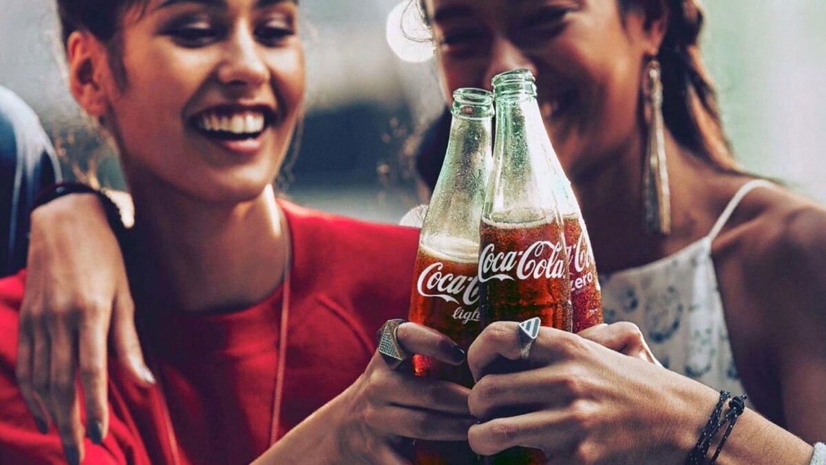 Но такой способ не прижился, американцам больше нравился напиток из фирменных бутылок. 