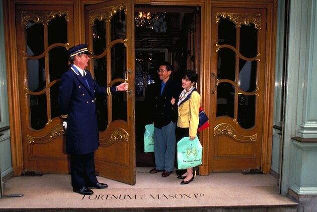 Швейцар, он же портье, он же придверник (фото из свободного доступа)