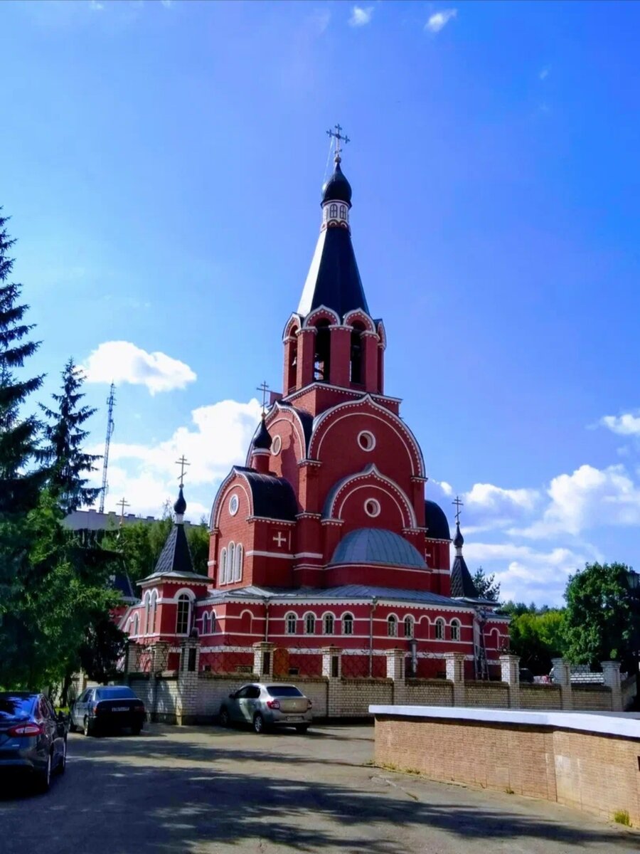 В этой церкви нацисты хотели сжечь 200 мирных  жителей.  Их спасло чудо. 