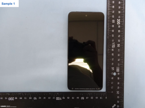 Смартфон с лицевой стороны