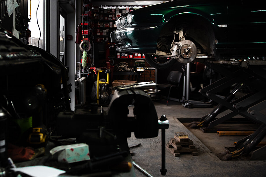 Владельцы автомобилей немецкого производства начали продавать машины, обслуживание которых стало затруднительным. Фото: Анна Майорова/URA.RU/TАСС