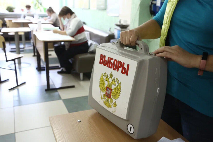    Формируются списки наблюдателей. Фото VN.ru