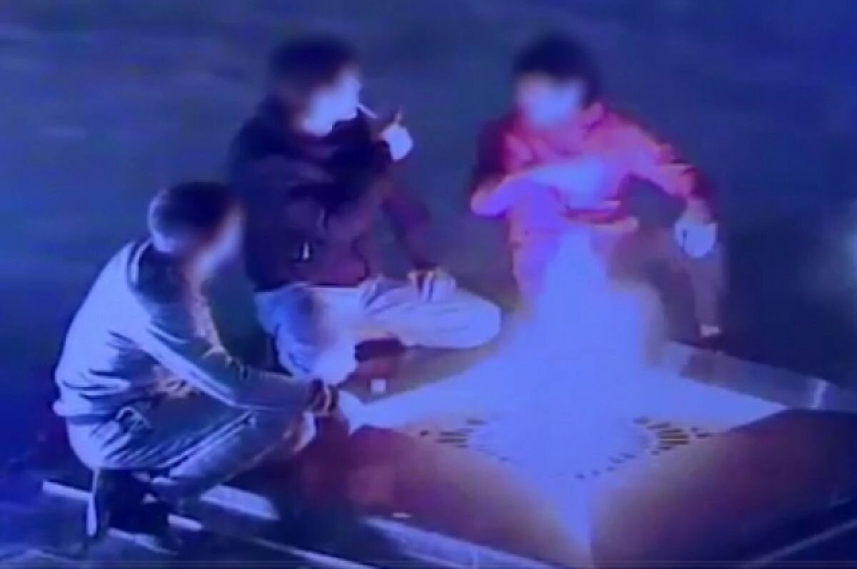    Суд вынес приговор ещё двум парням, помочившимся на Вечный огонь в Невинке