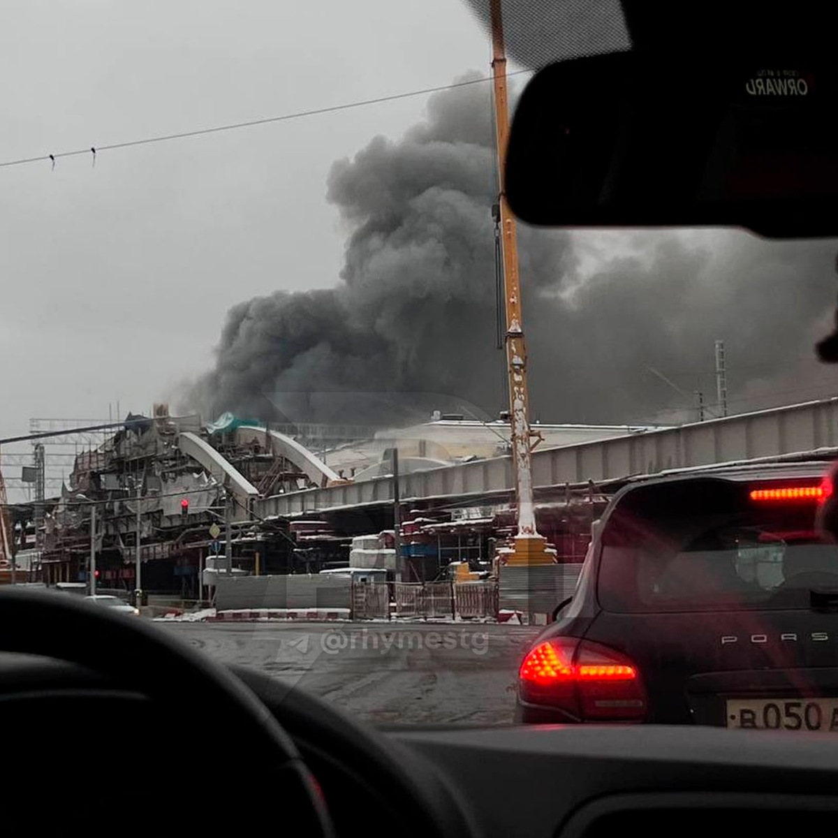 Горела ли москва. Пожар в Москве. Пожар в Москва Сити. Пожар в здании. Пожар на площади 3 вокзалов.