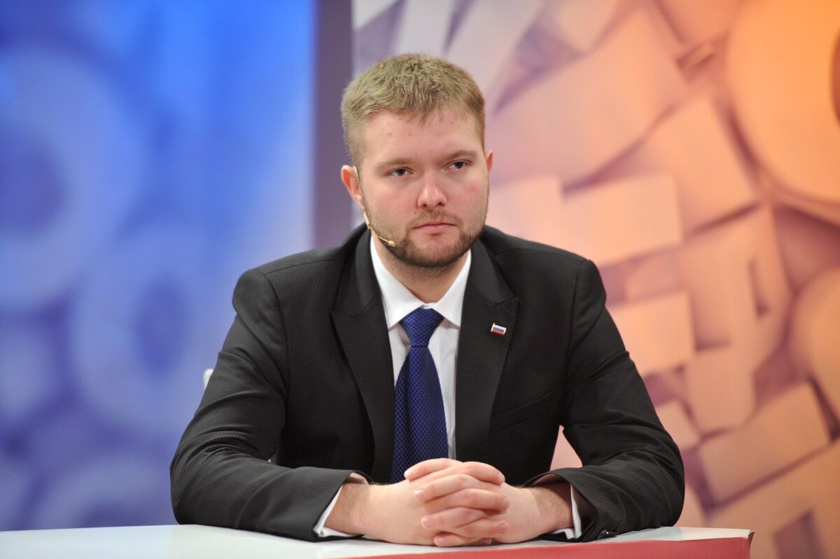    Антон Астахов
