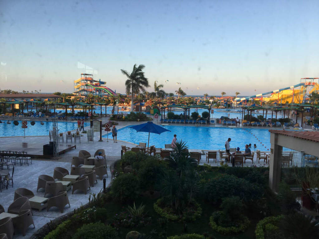 Территория отеля Hawaii Caesar Dreams Resort & Aqua Park