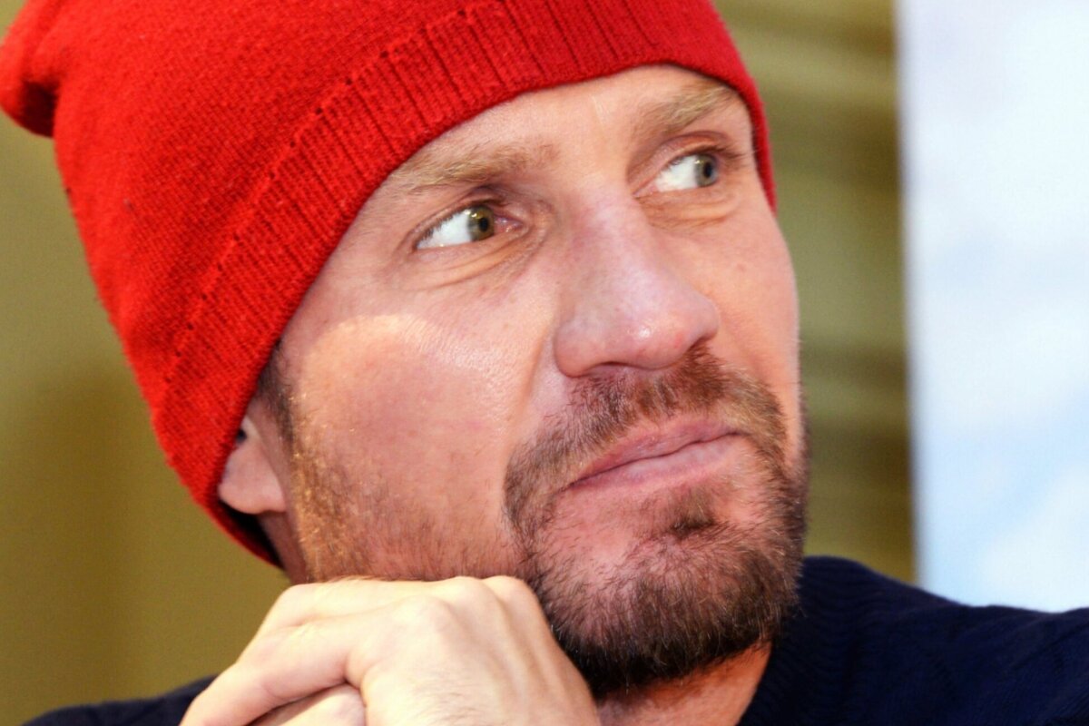     Операция завершена: Роману Костомарову ампутировали стопу на левой ноге