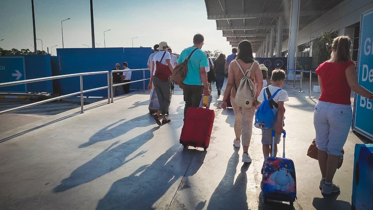     Больше 150 пассажирам пришлось ждать вылета.