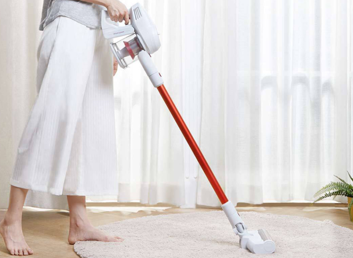 Такой гаджет поможет избавиться от пыли везде: на полу, стенах и потолке. Фото: rendeljkinait.hu