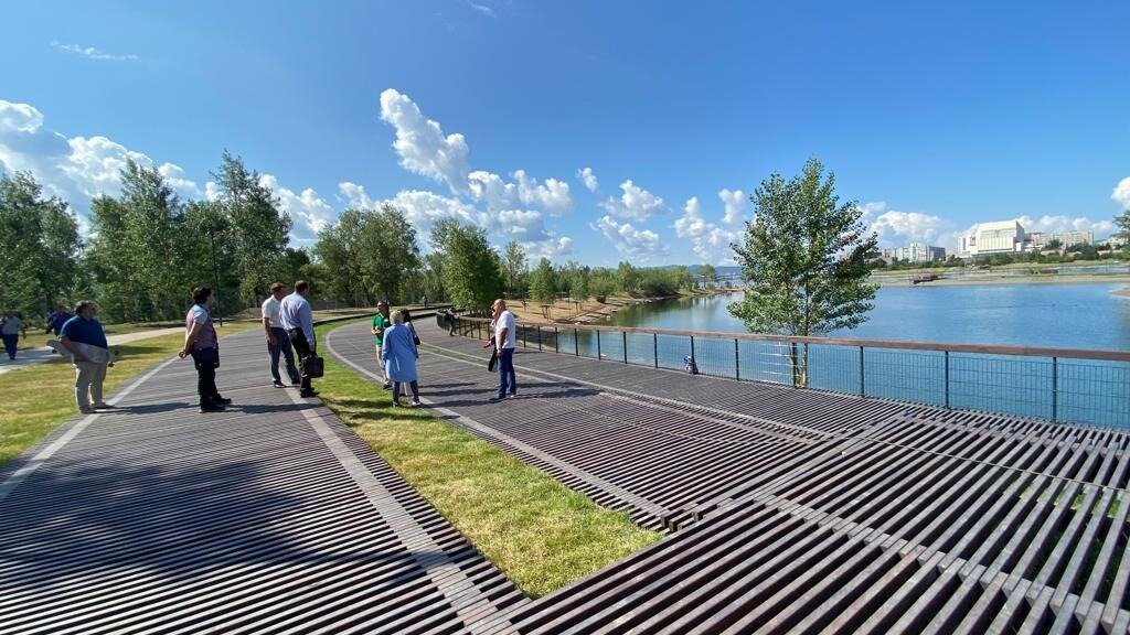     В Красноярске на острове Татышев установят бинокли на новых смотровых площадках. Можно будет смотреть на центр города.