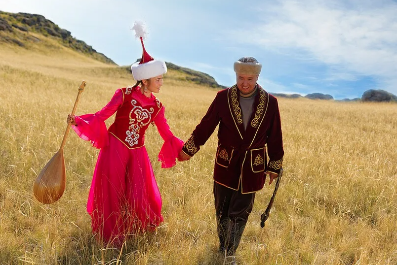 Kazakh people Costumes around the world, Traditional outfits, National dress