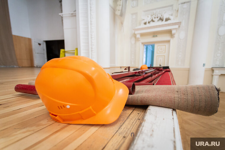    Рабочий скончался на месте от полученных травм