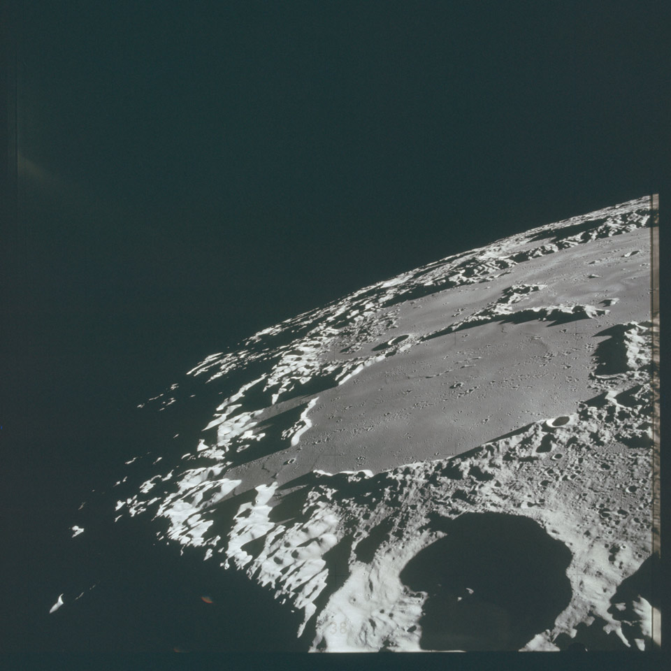 Лунные кратеры 

Project Apollo Archive