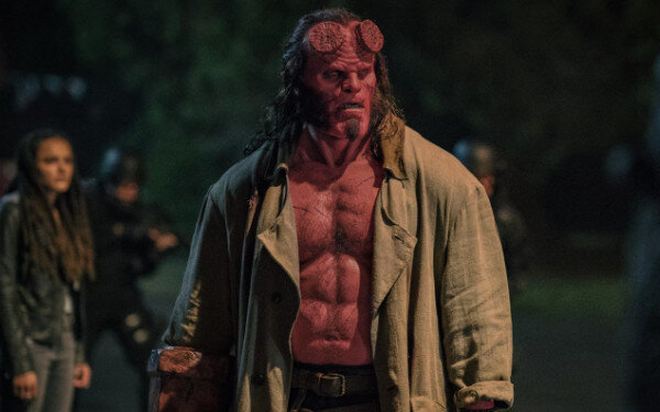 кадр их фильма Хеллбой