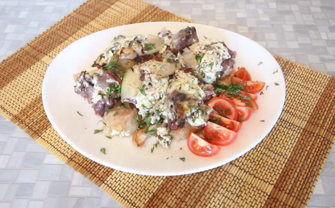 Заяц запеченный в сметане