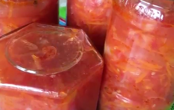 Закуска универсальная говорит сам о себе - может быть гарниром к мясным, рыбным блюдам, а также заправкой в супы, гарниры. 
