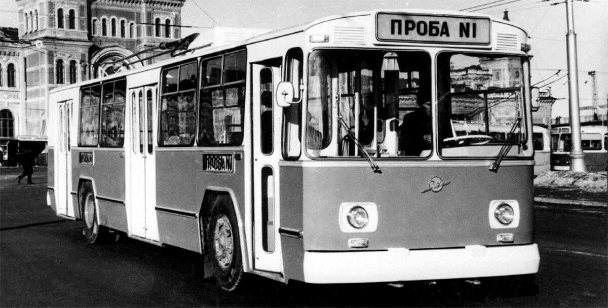 ЗИУ-9 (фото https://www.autowp.ru)