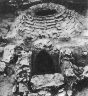 Подалтарная крипта церкви Источник:В.А.Кузнецов «Путешествие в древний Иристон» МОСКВА «ИСКУССТВО» 1974 г. 