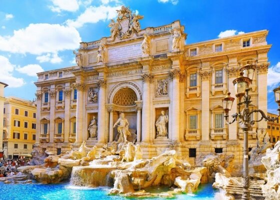 Фонта́н Тре́ви