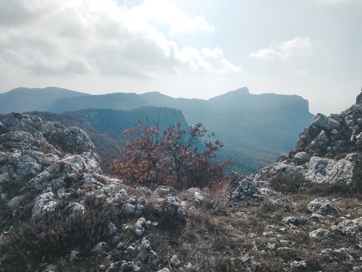В этом месте можно завершить маршрут, не доходя хребта