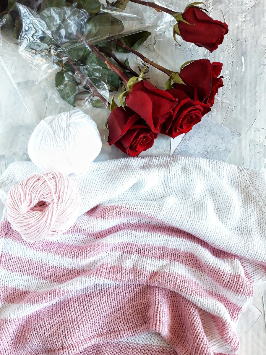 Моя вязаная футболка в полоску, лицевой гладью 