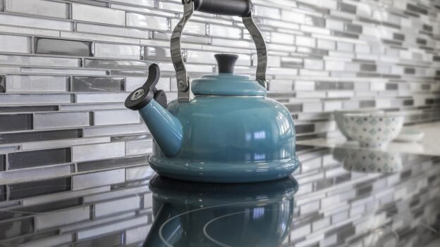 5 народных способов очистить чайник от накипи, чтобы он стал как новый