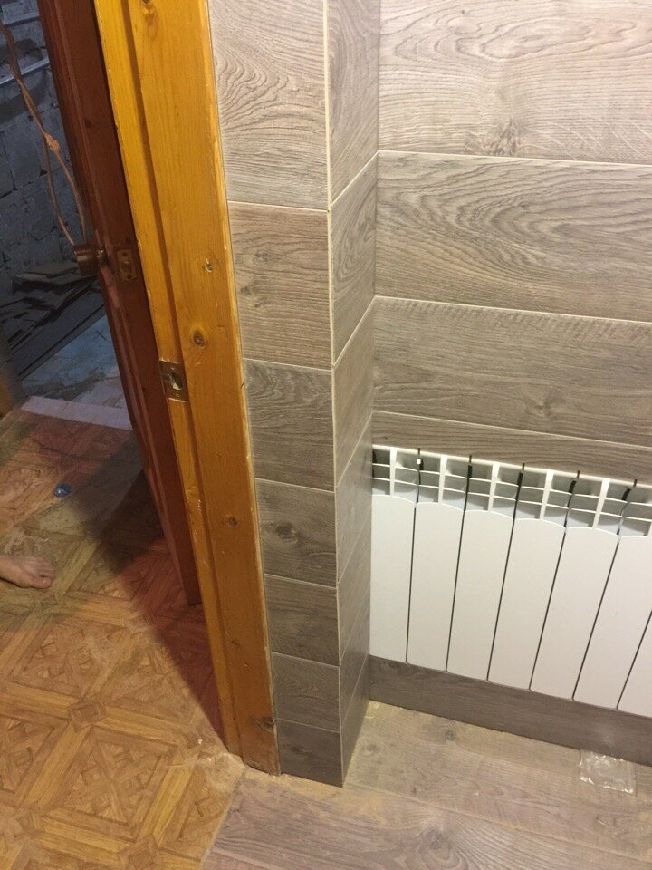 Мужчина делал ремонт в первый раз и решил туалет облицевать ламинатом. Фото До/После.
