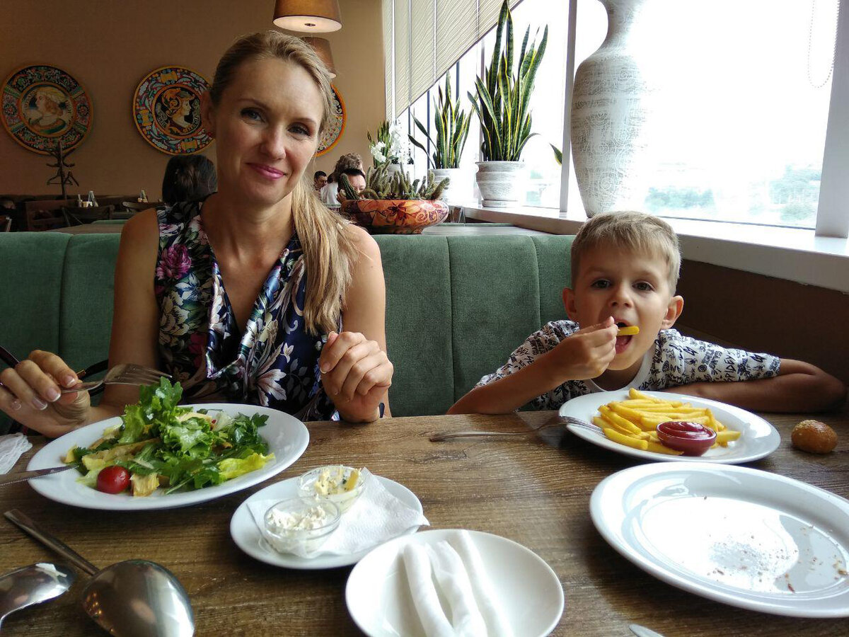 в ресторане