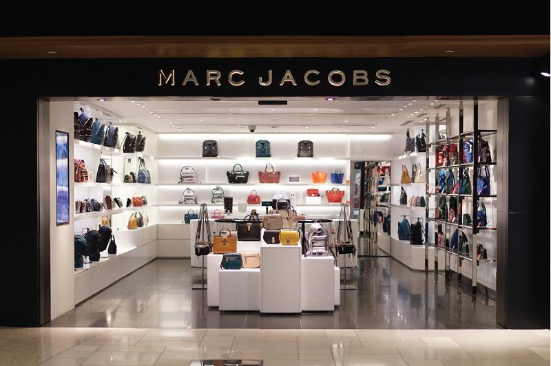 По брендовым бутикам песня не хило. Marc Jacobs аутлет. Marc Jacobs бутики.