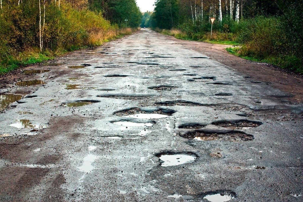 Плохая дорога что делать. Российские дороги. Плохие дороги. Разбитая дорога. Плохая дорога.