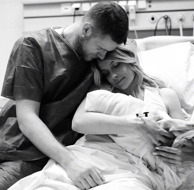 Мария и Андрей с новорожденным