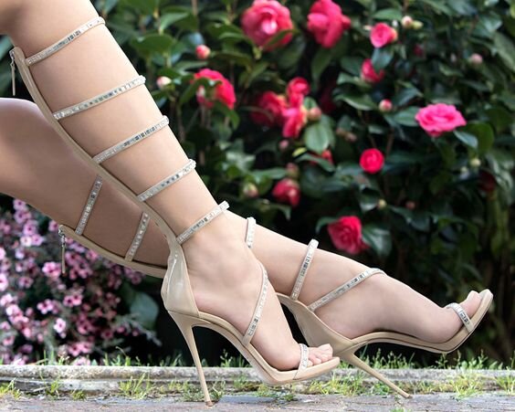 Босоножки на шпильке
