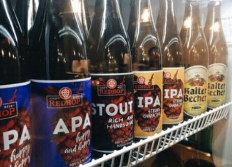 Пиво Redhop – свобода творить. 

Вкус, свободный от рамок и условностей.
Независимый, сложный, насыщенный, разнообразный. 
Redhop – это личность. Он – твое отражение.
