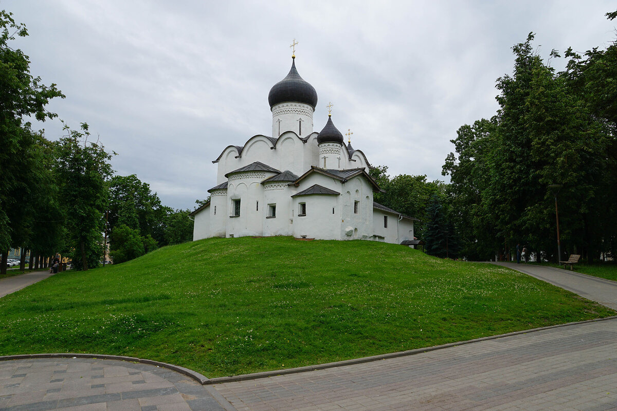 Храмы пскова фото с названиями и описанием