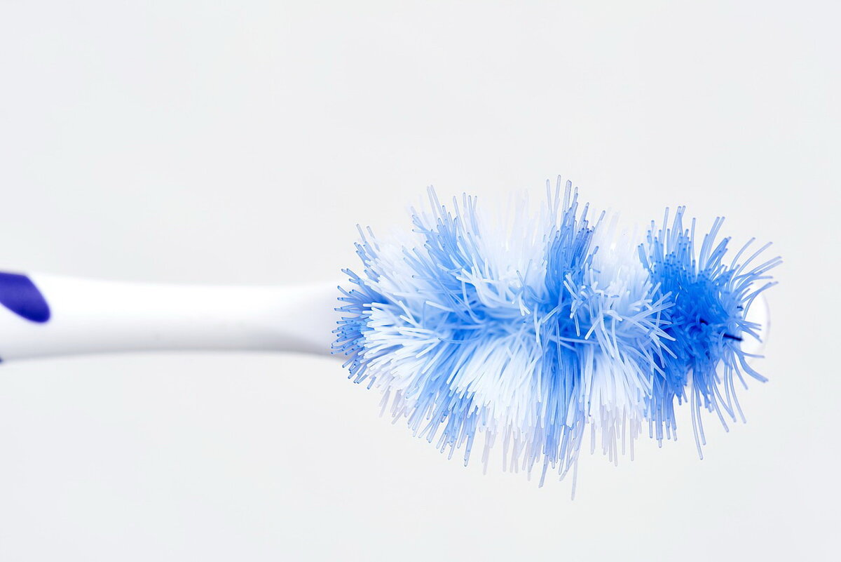 Изношенная зубная щётка